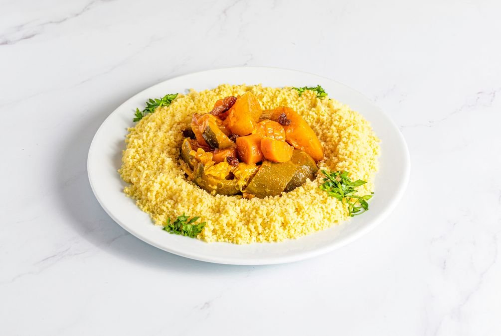 Plato con siglos de historia preparado a base de sémola de trigo y ternera. (halal)